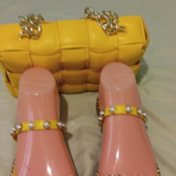 PURSE AND  SANDALS - Picture 3 of 4